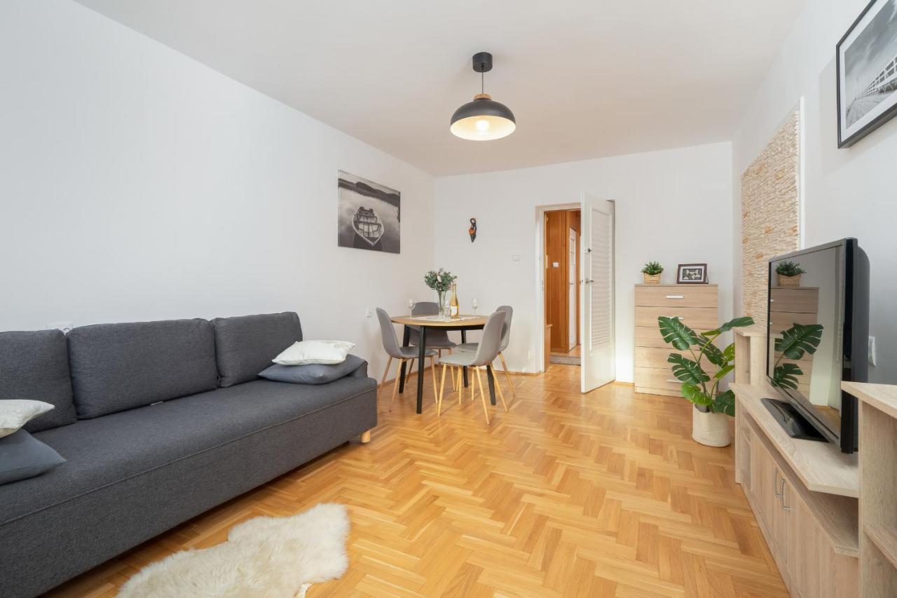Jozefinska With Balcony Cracow By Renters Apartment *