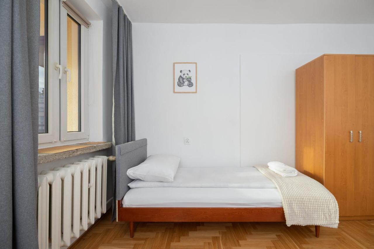 Apartment Jozefinska With Balcony Cracow By Renters